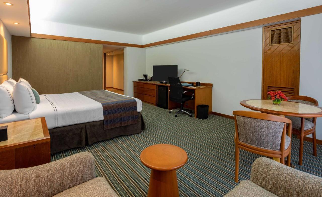 Sonesta Hotel El Olivar Lima Eksteriør billede A room at the hotel
