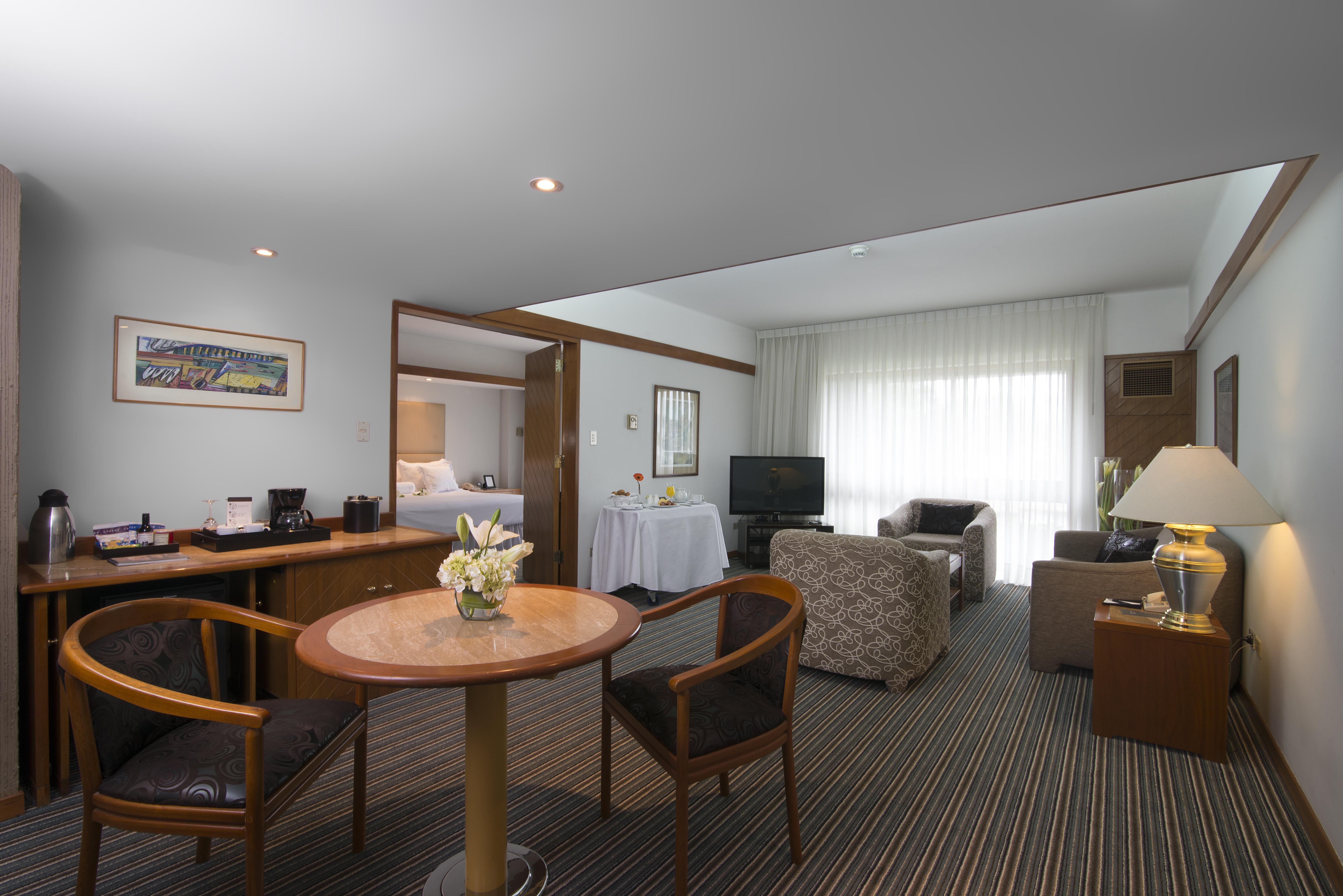 Sonesta Hotel El Olivar Lima Eksteriør billede A suite at the hotel